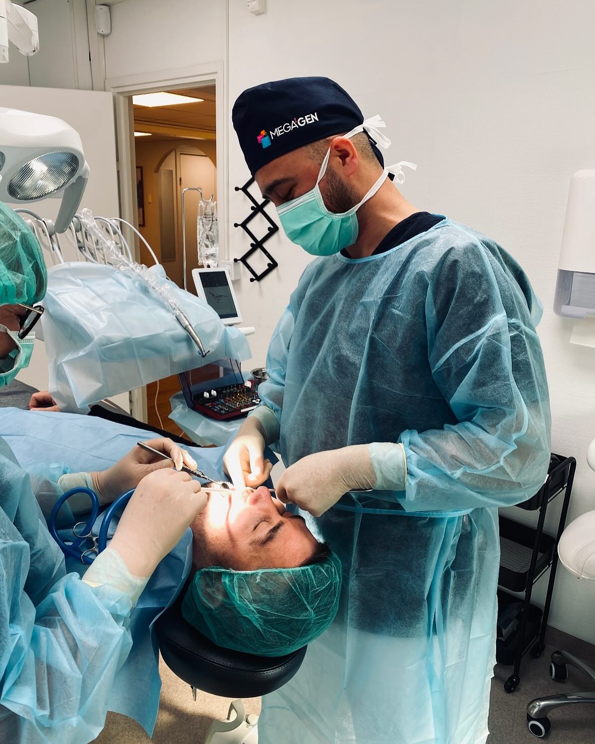 Bild från inlägget: Idag satte vi ett implantat av en lite mer avancerad variant! – bild 2